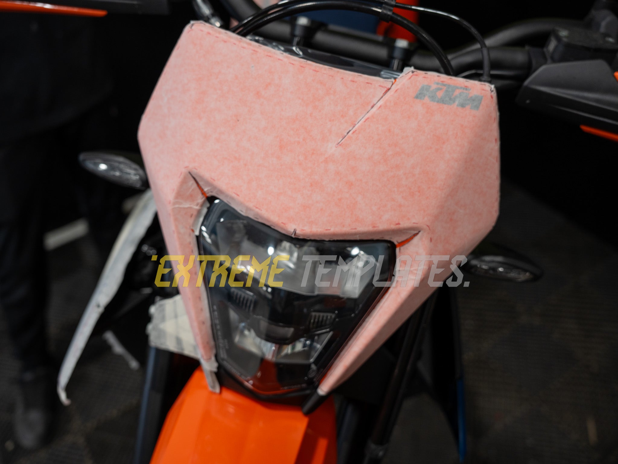KTM 690 SMC R 2026 + Template