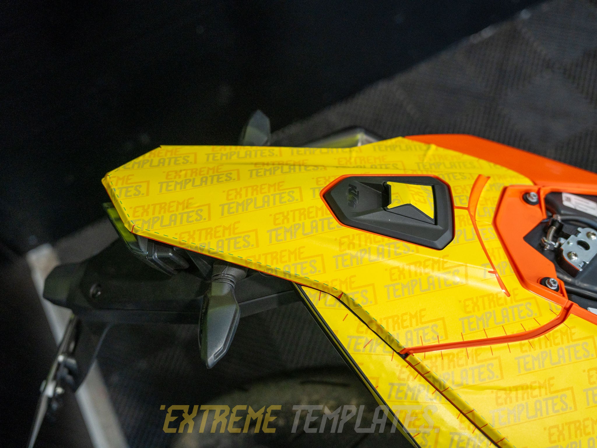 KTM 690 SMC R 2026 + Template