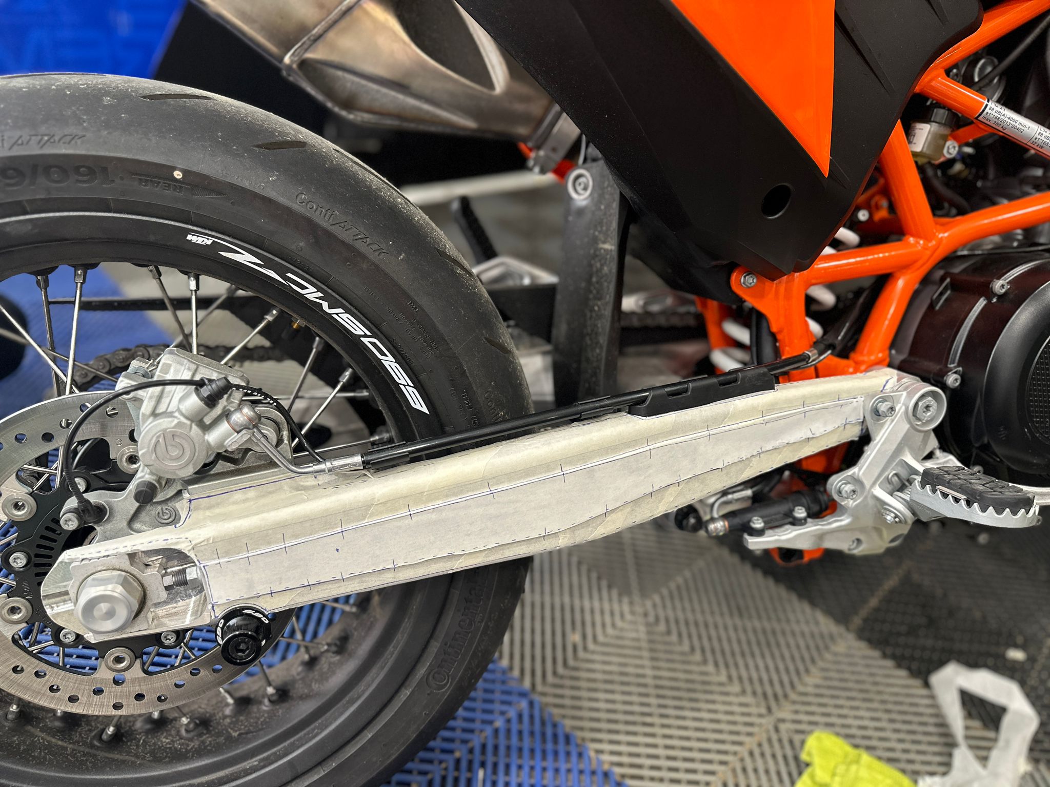 KTM 690 SMC R 2026 + Template