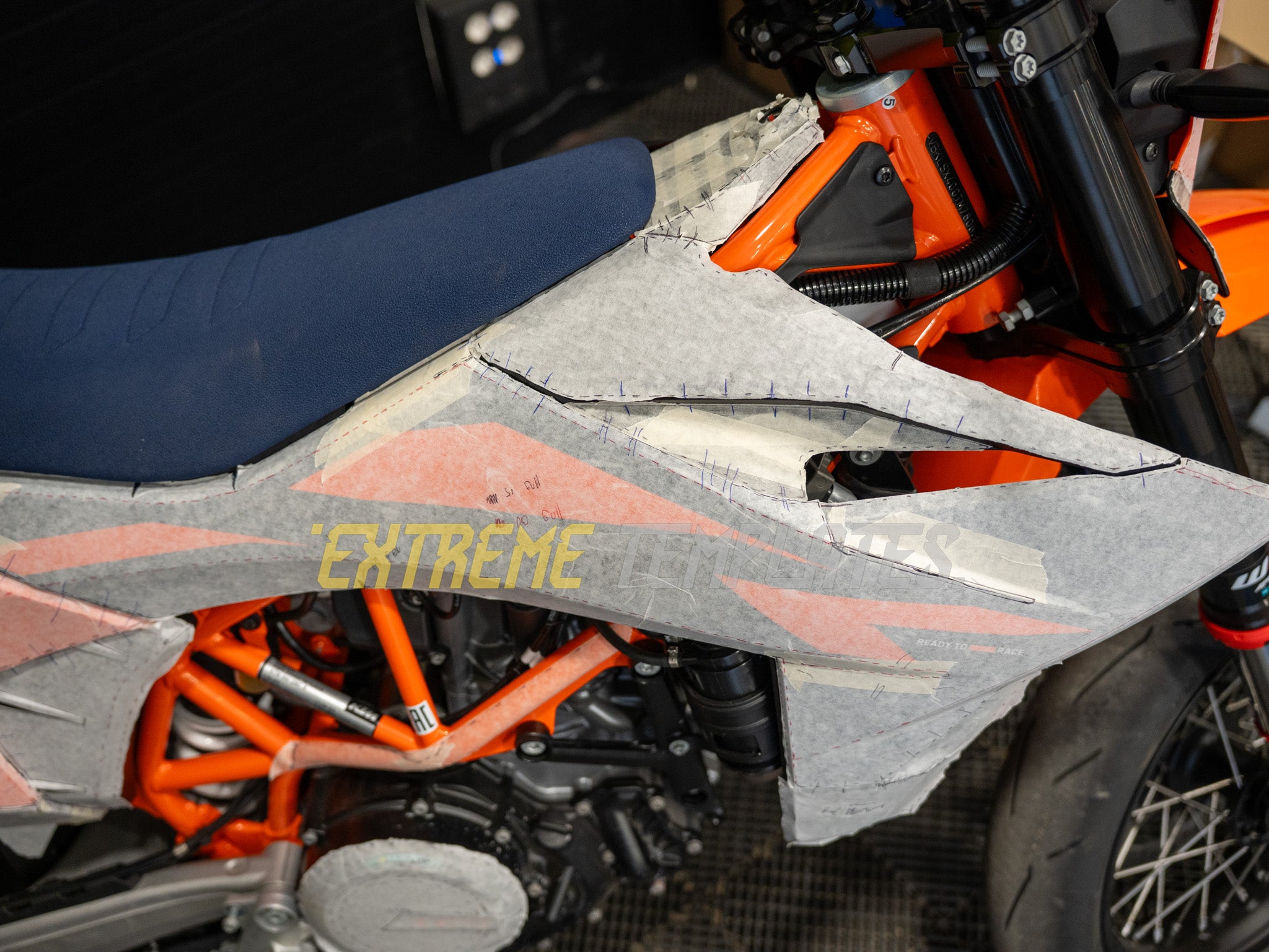 KTM 690 SMC R 2026 + Template