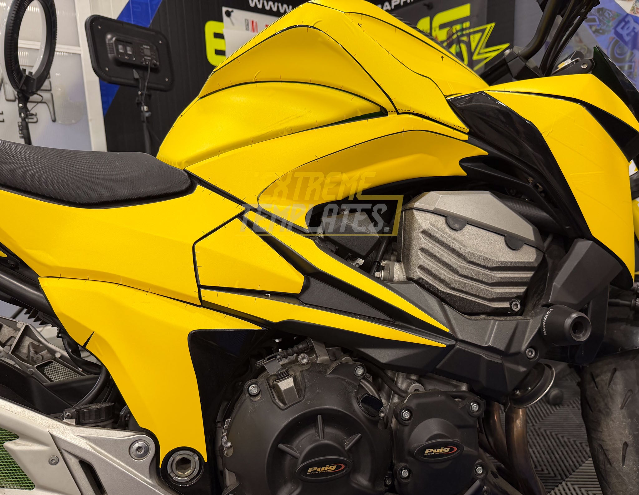 Kawasaki Z800 2013-2016 Template | Vector Graphics Kit Template