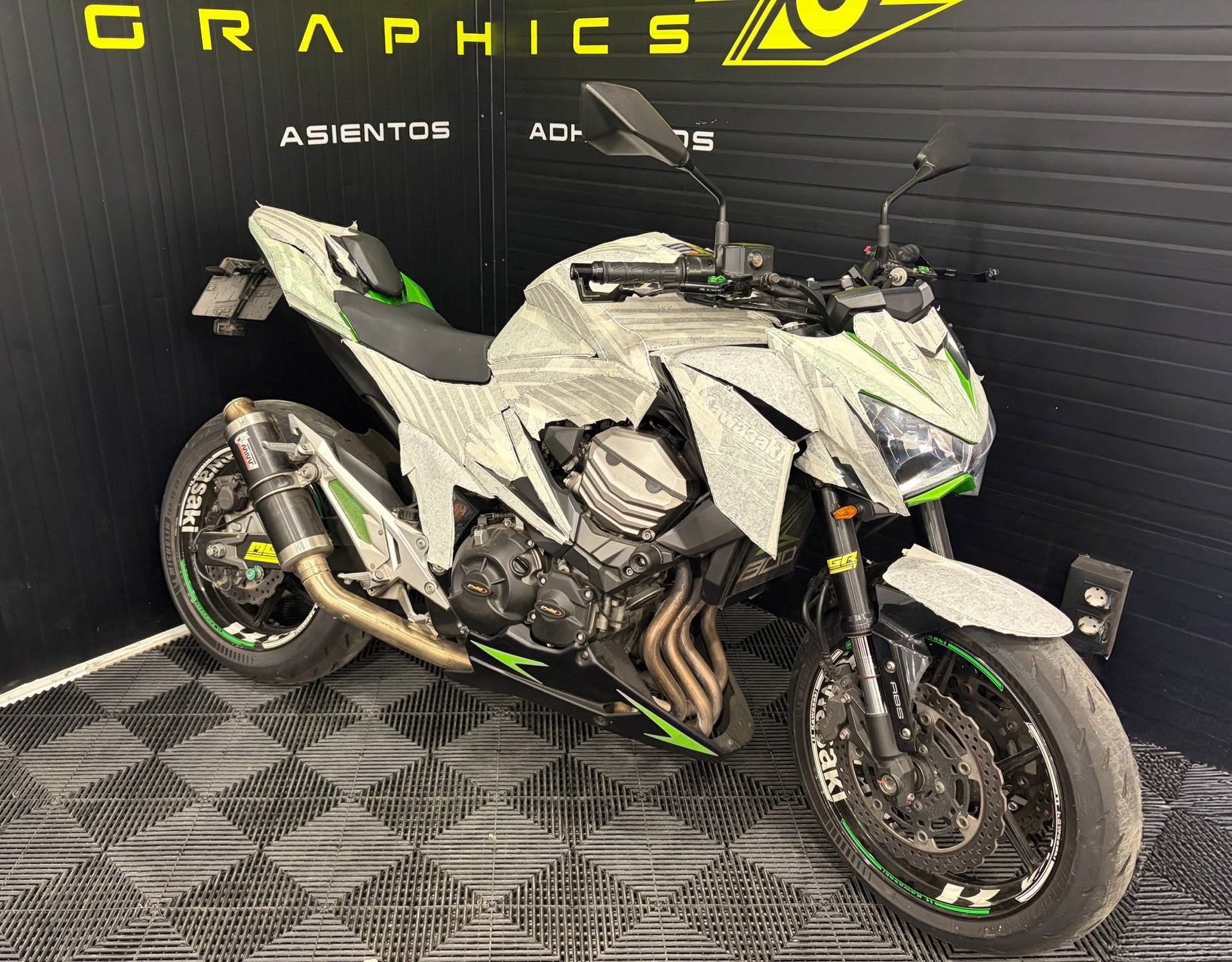 Kawasaki Z800 2013-2016 Template | Vector Graphics Kit Template